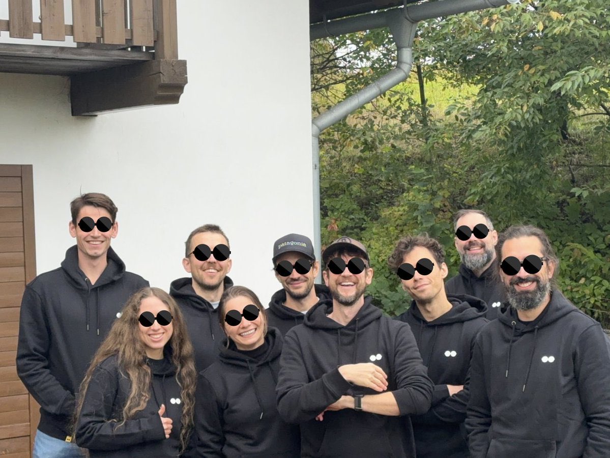 💛 Vstup + Mikina z týmové limitky